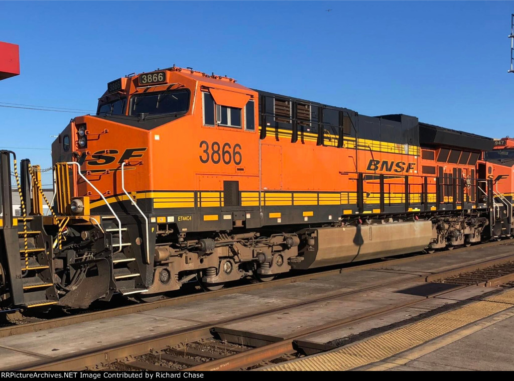 BNSF 3866